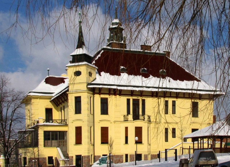 Hernychova vila pod sněhem